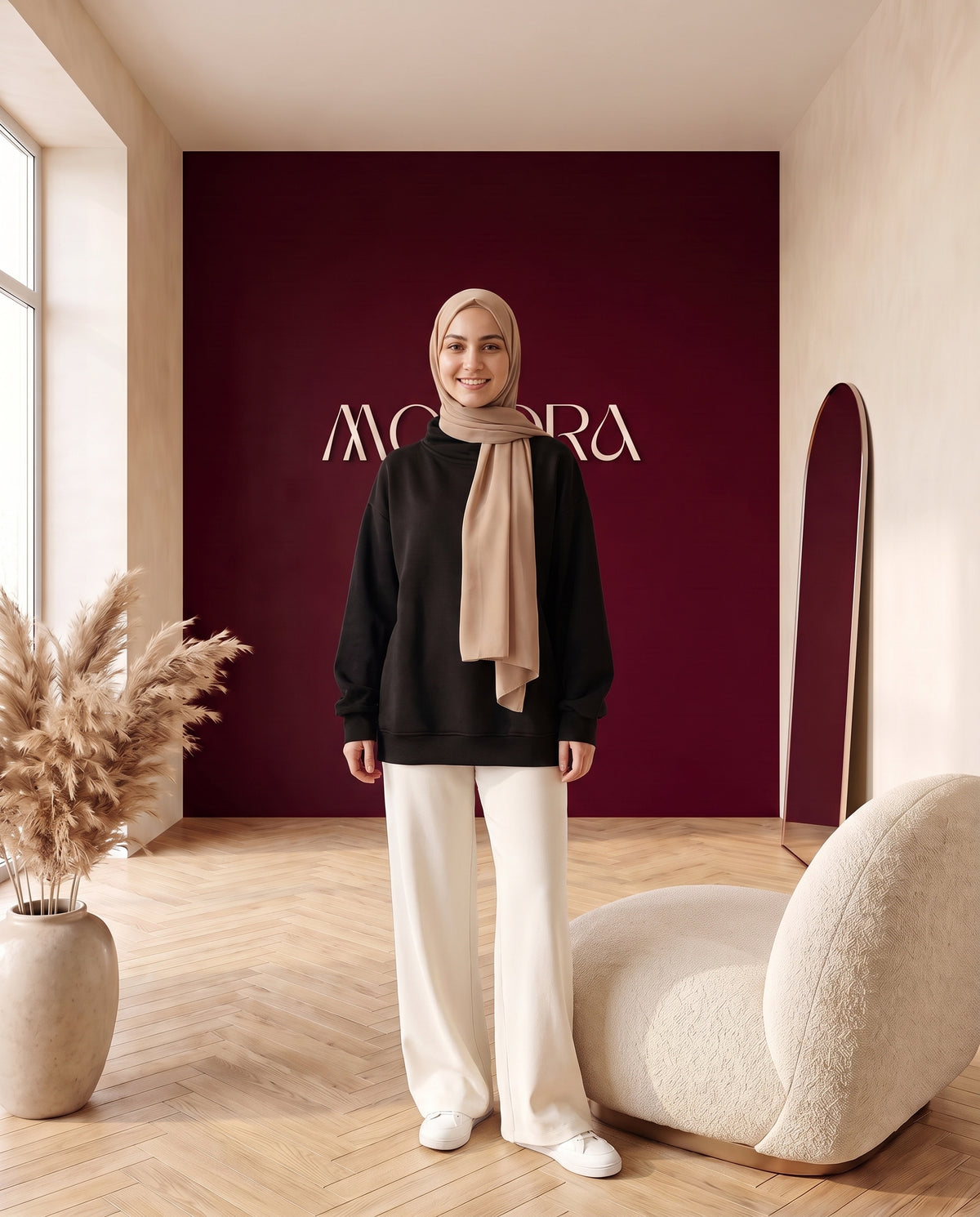 Oversize-Sweater mit Stehkragen Schwarz – Vorderansicht