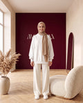 Oversize-Sweater mit Stehkragen Weiß – Vorderansicht