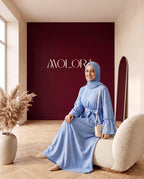 Abaya mit Gürtel und Volantärmeln Jeansblau – Sitzend