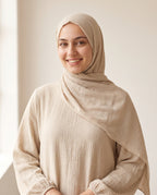 Musselin-Abaya mit Khimar Creme – Detailansicht